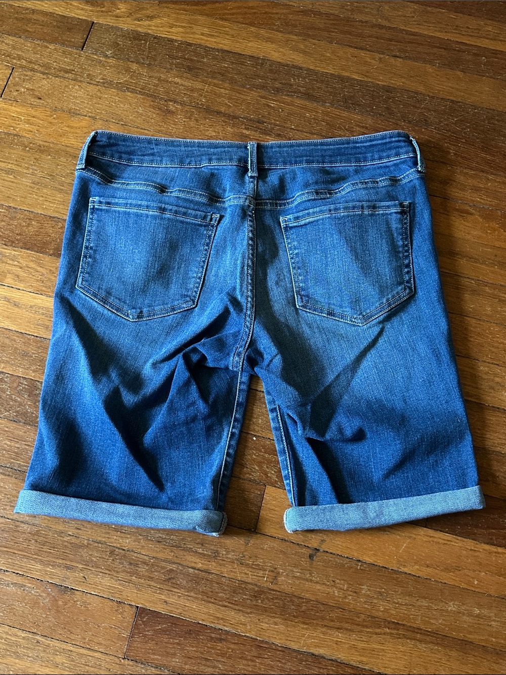Old Navy Rock Star Stretchy Denim Bermuda Shorts, Sz 14 - Picture 4 of 5